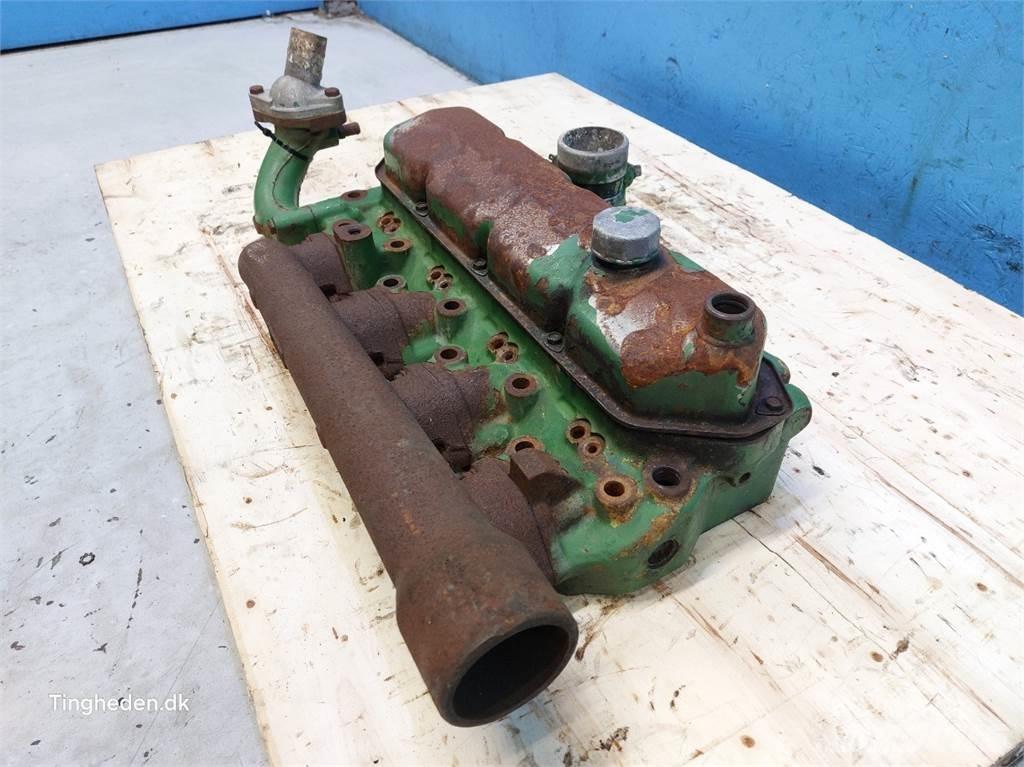John Deere 4239 Motorok