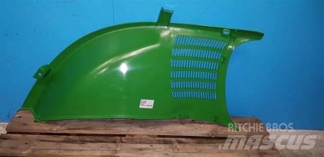John Deere 4720 Önjáró trágyaszórók