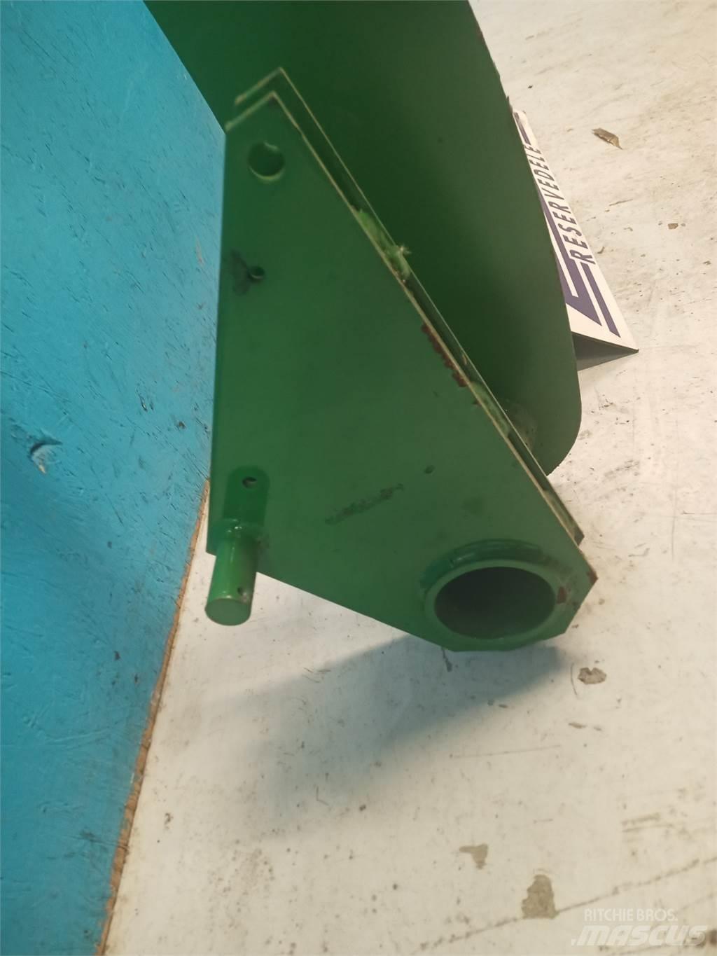 John Deere 590 Bálafogó