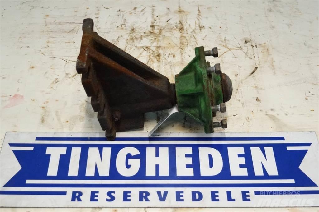 John Deere 590 Tengelyek
