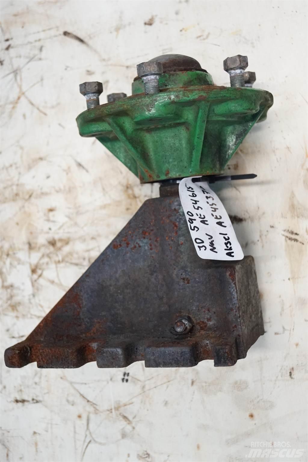 John Deere 590 Tengelyek