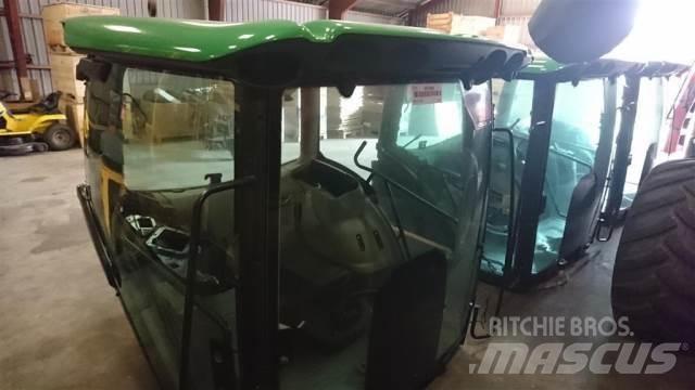 John Deere 6155 Vezetőfülke és belső tartozékok