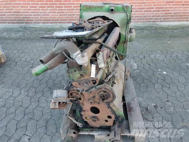 John Deere 6329 Motorok