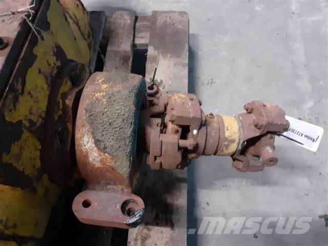 John Deere 644A Tengelyek