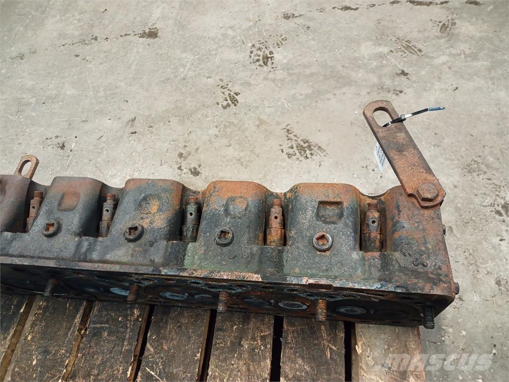 John Deere 6466 Motorok