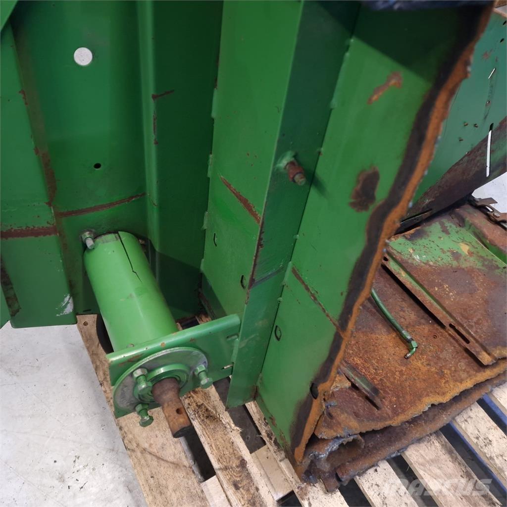 John Deere 820 Kombájn tartozékok