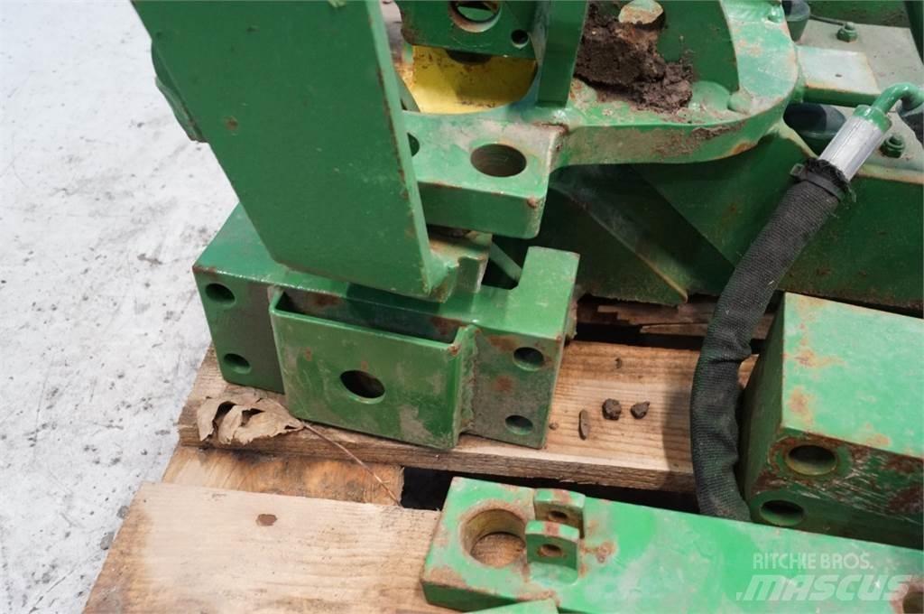 John Deere 8235R Egyéb traktor tartozékok