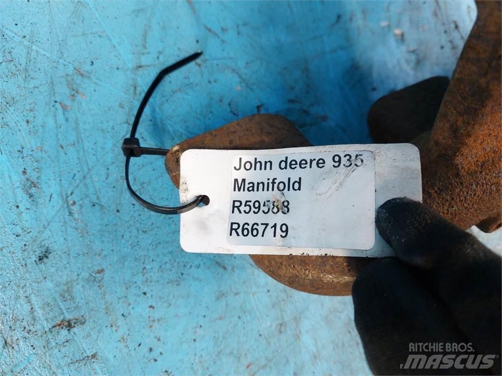 John Deere 935 Motorok