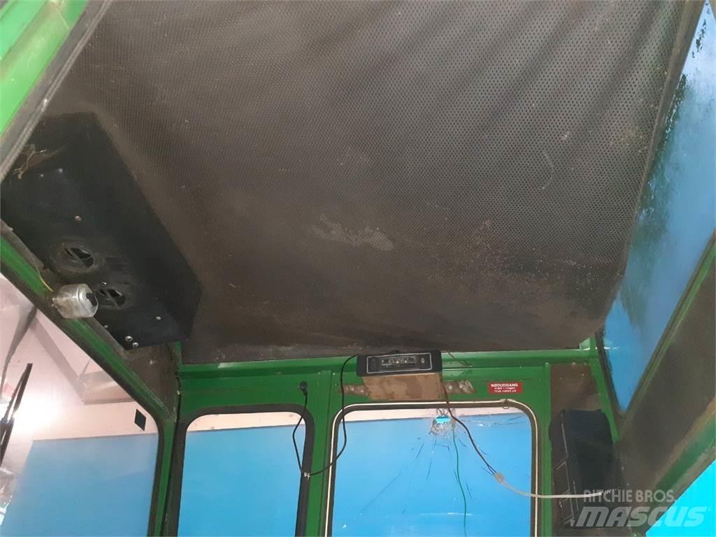 John Deere 955 Vezetőfülke és belső tartozékok