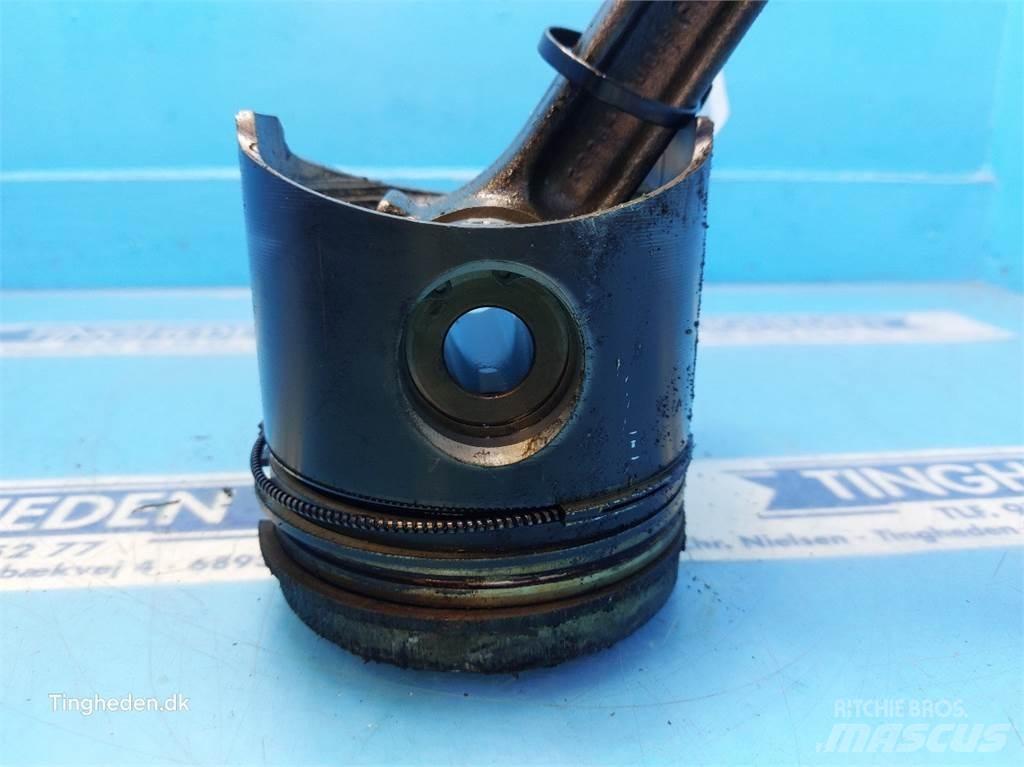 John Deere 955 Motorok