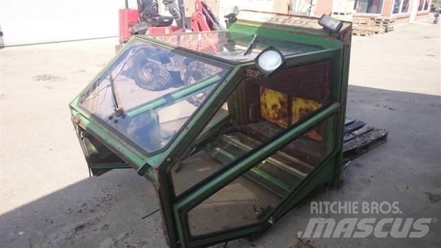 John Deere 975 Vezetőfülke és belső tartozékok