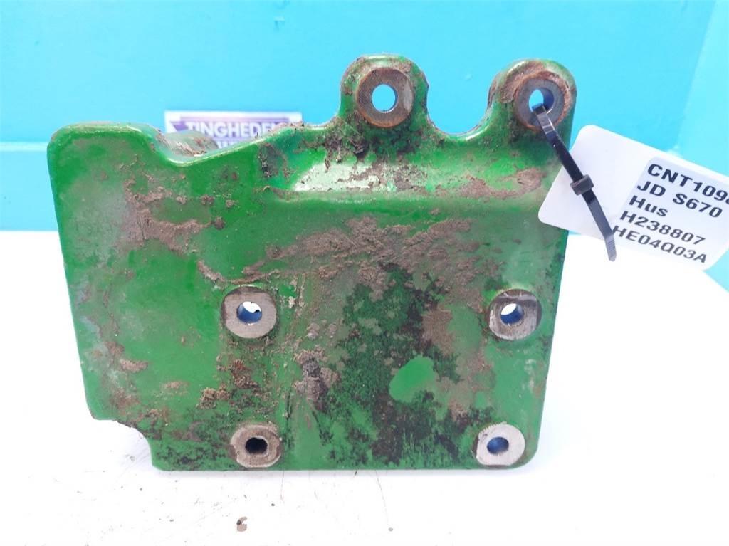 John Deere S670 Motorok