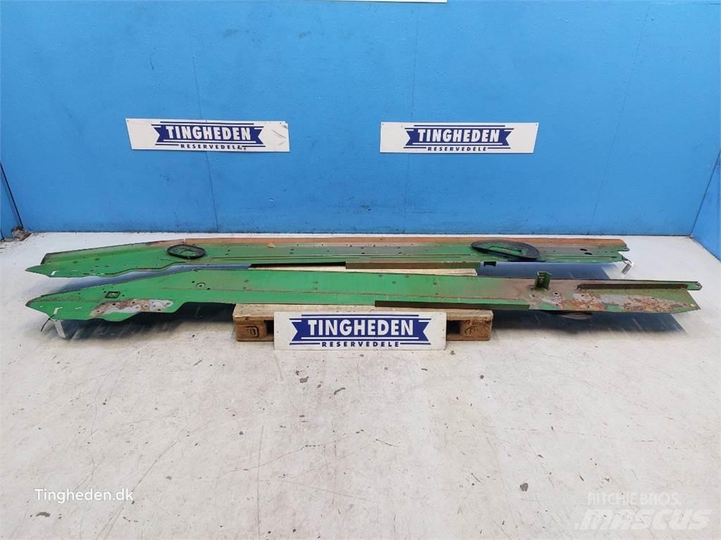 John Deere S670 Homok és Sószórók
