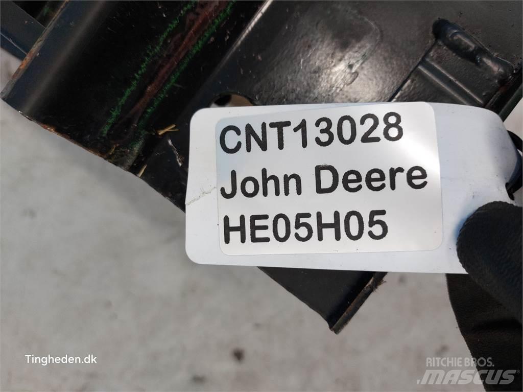 John Deere S670 Homok és Sószórók
