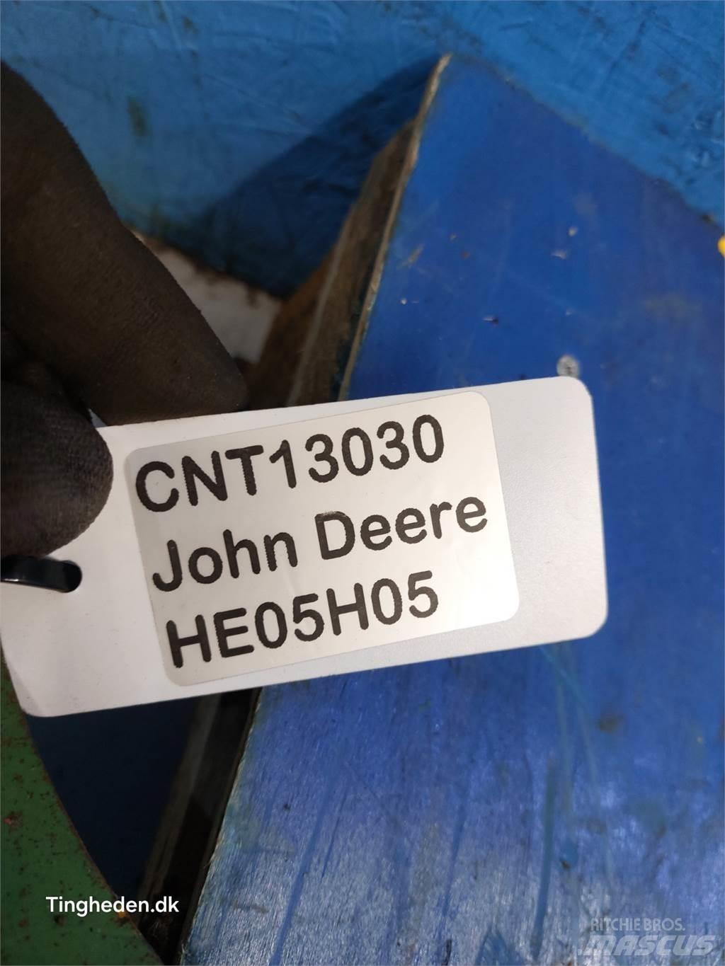John Deere S670 Homok és Sószórók