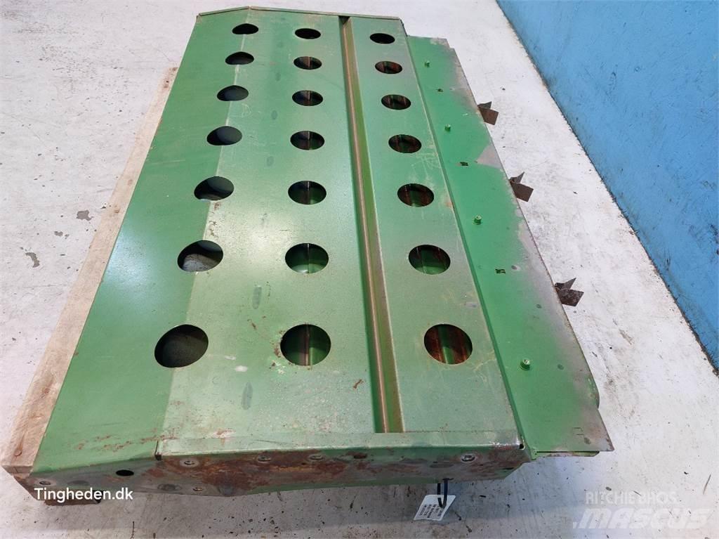 John Deere S670 Homok és Sószórók