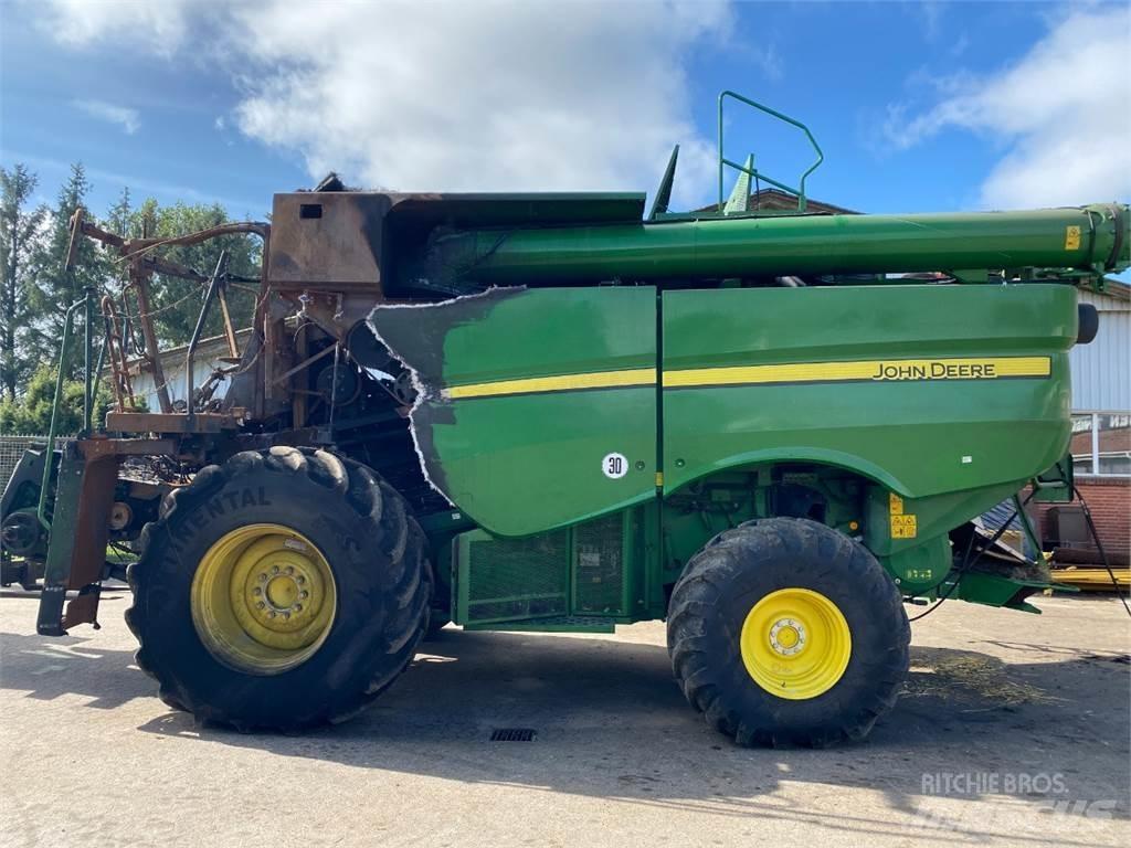 John Deere S670I Kombájnok