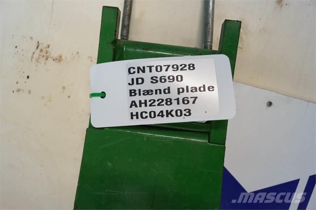 John Deere S690 Kombájn tartozékok