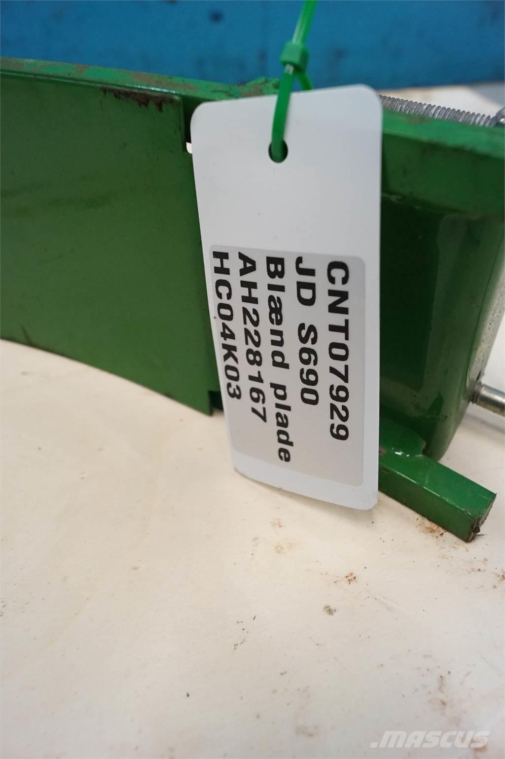John Deere S690 Kombájn tartozékok