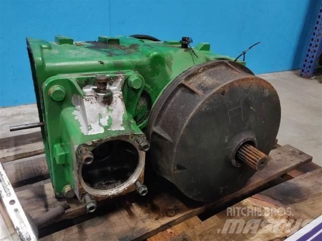 John Deere T670 Váltók