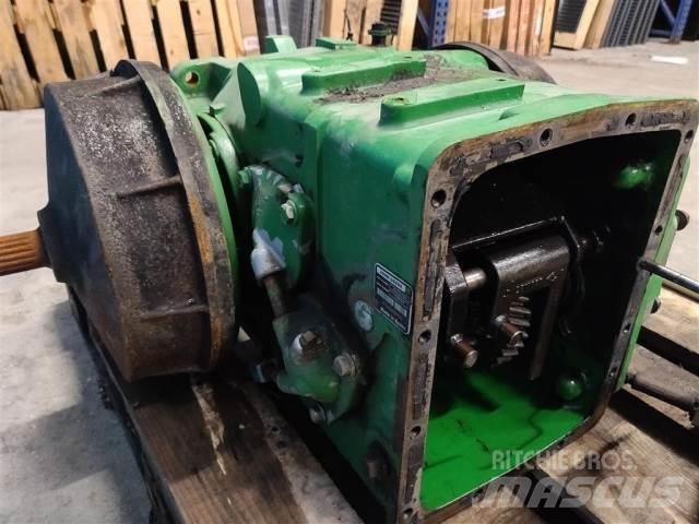 John Deere T670 Váltók