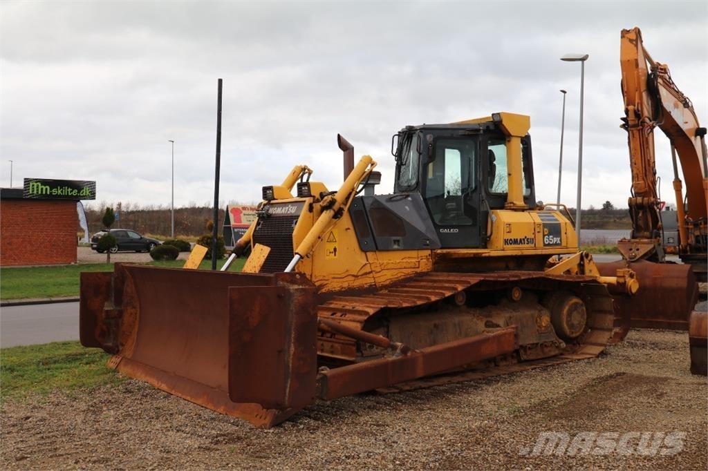 Komatsu D65PX-15 lánctalpas dózerek
