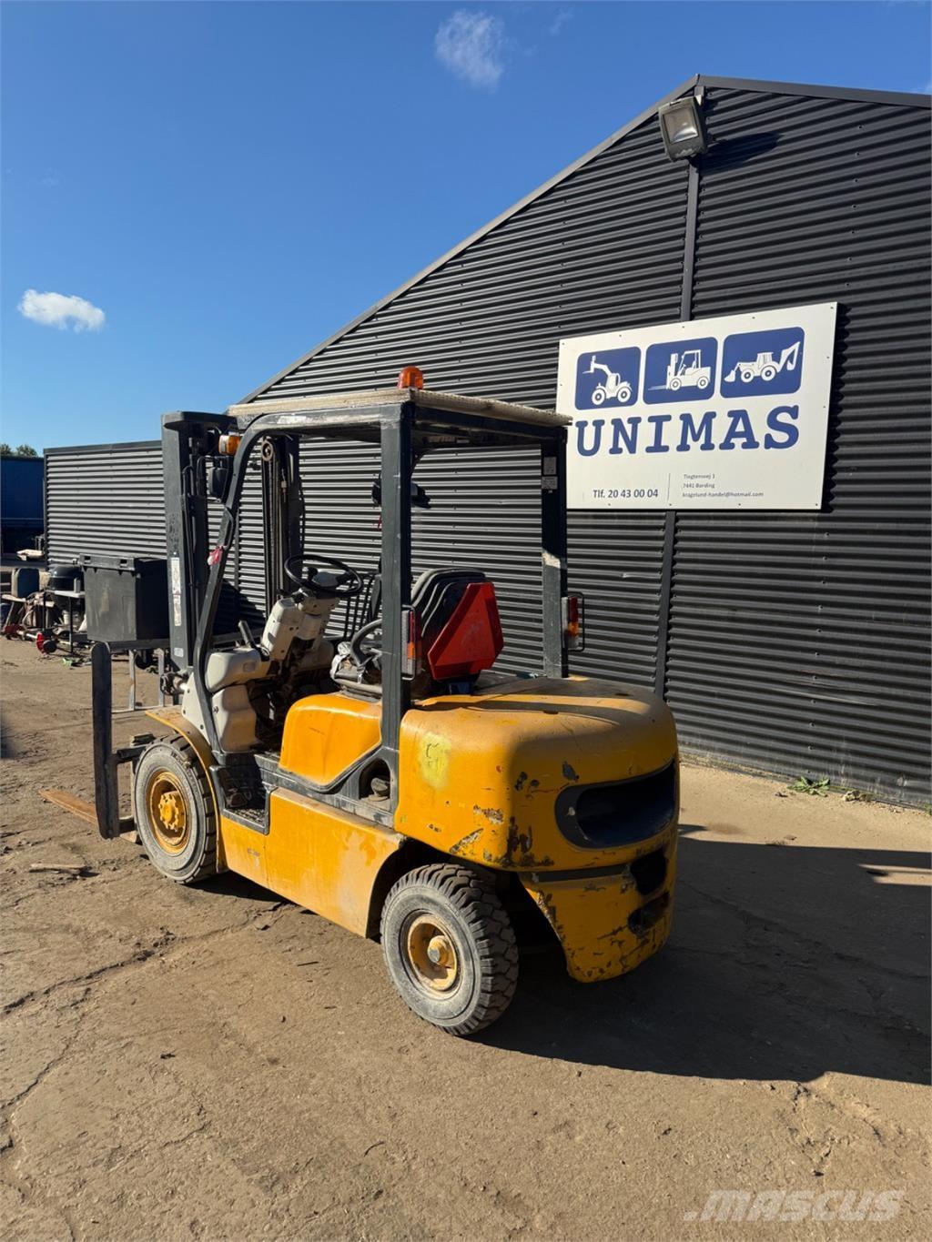 Komatsu FD25 Dízel targoncák