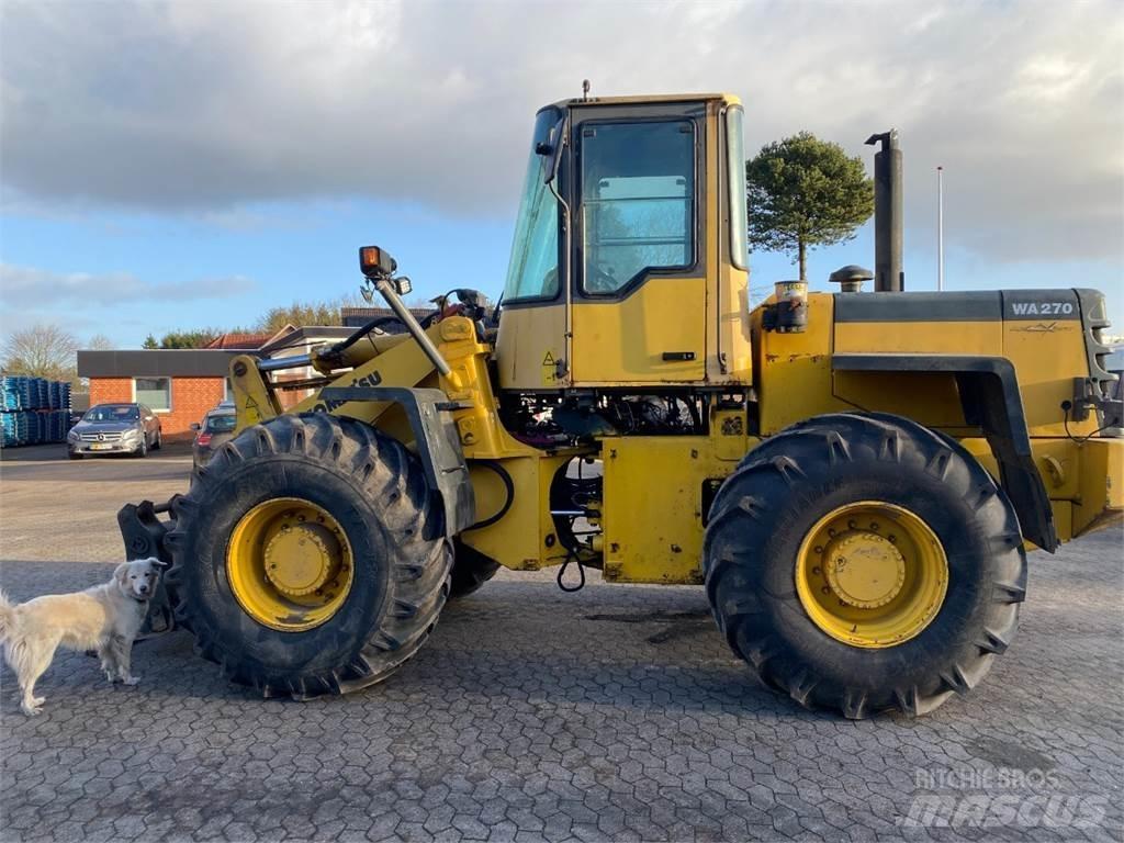Komatsu WA270 Gumikerekes homlokrakodók