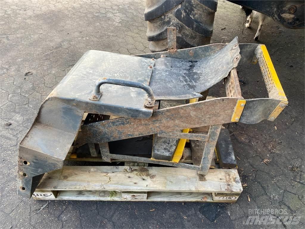Komatsu WA270 Gumikerekes homlokrakodók