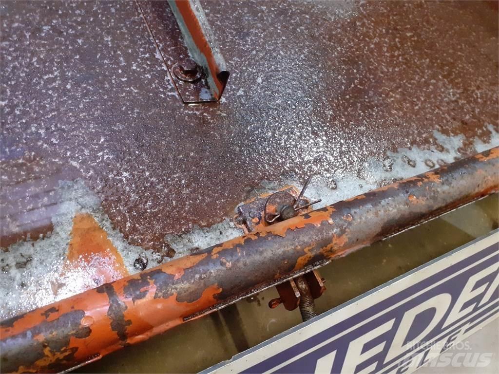 Laverda 3650 Homok és Sószórók