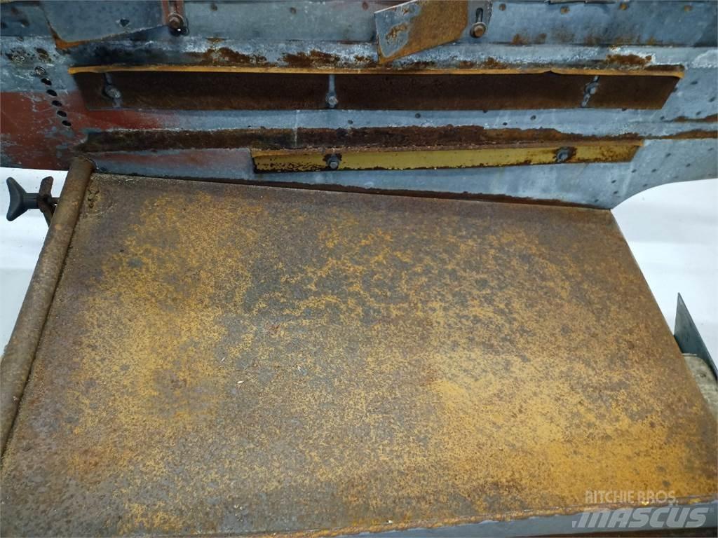 Laverda 3650 Homok és Sószórók