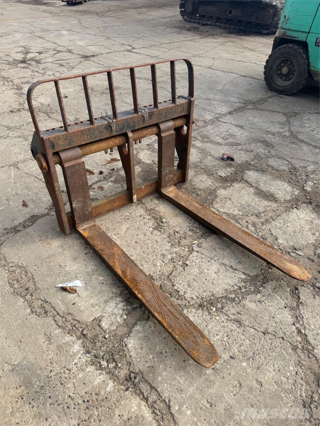 Manitou 4000kg Villák