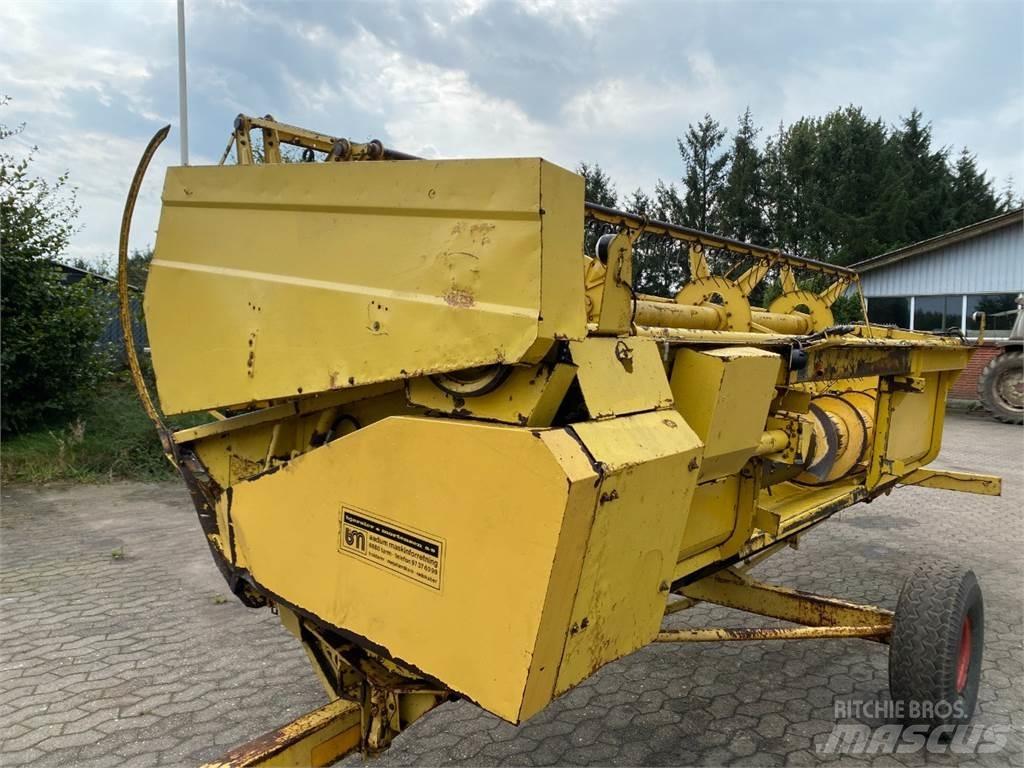New Holland 15 Kombájn tartozékok