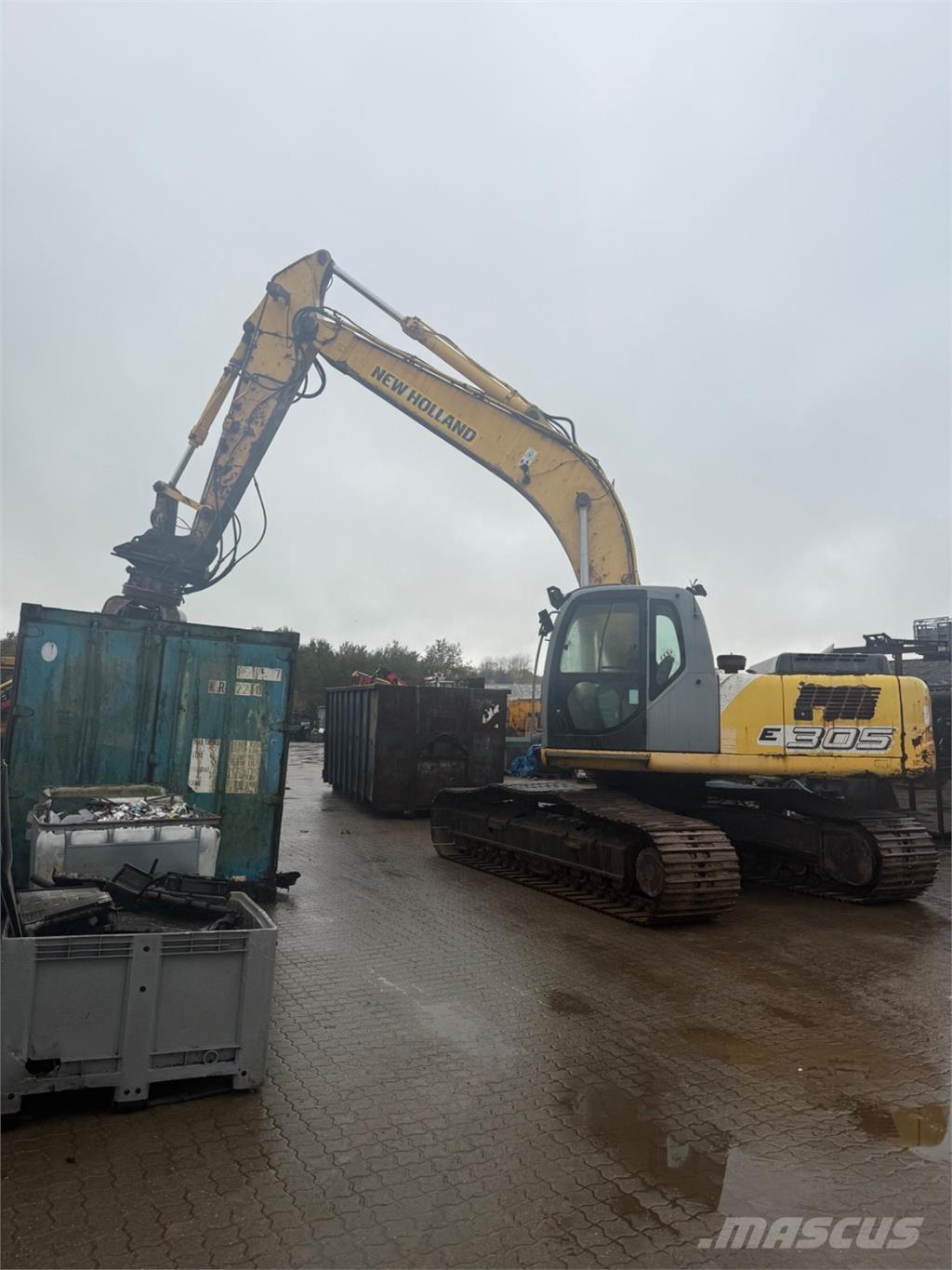 New Holland E305 Lánctalpas kotrók