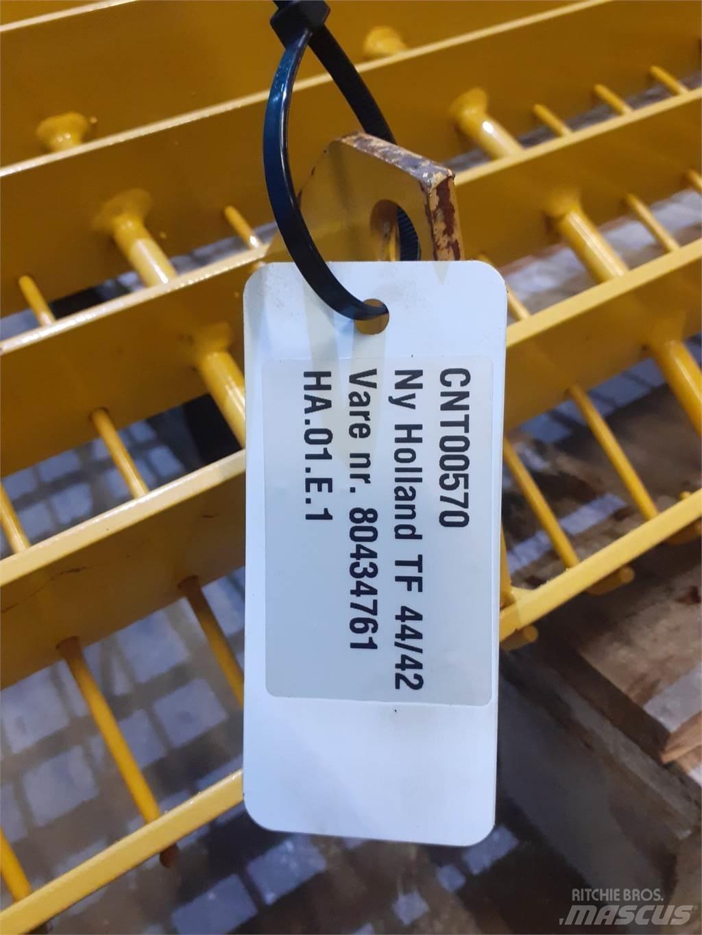 New Holland TF44 Kombájn tartozékok