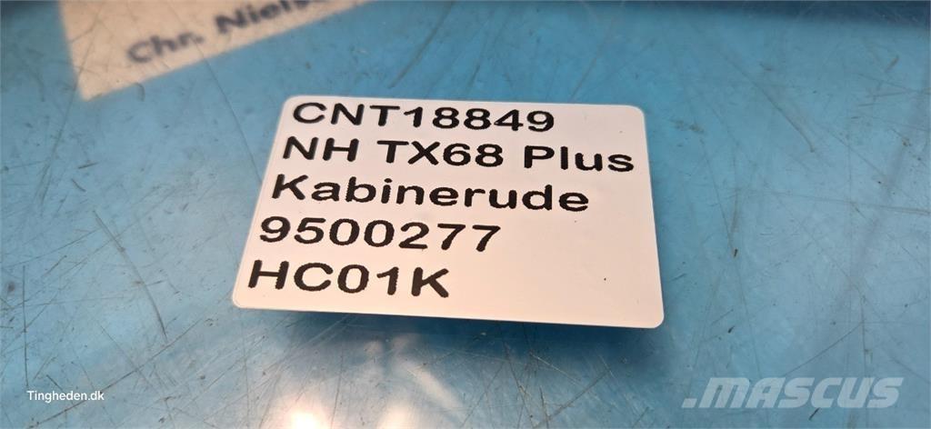 New Holland TX68 Vezetőfülke és belső tartozékok