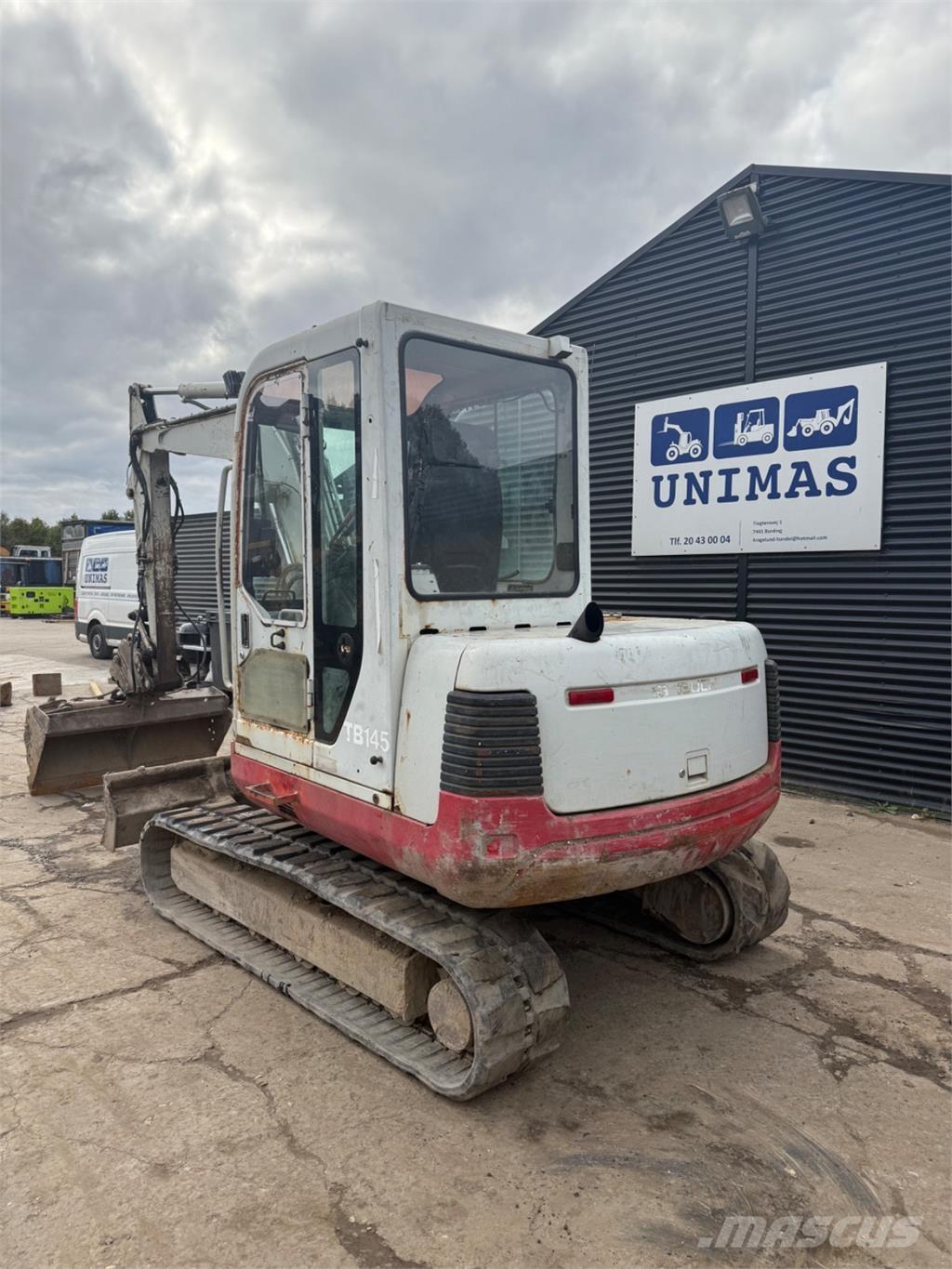 Takeuchi TB145 Lánctalpas kotrók