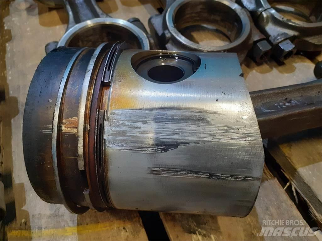 Valmet 411DL Motorok