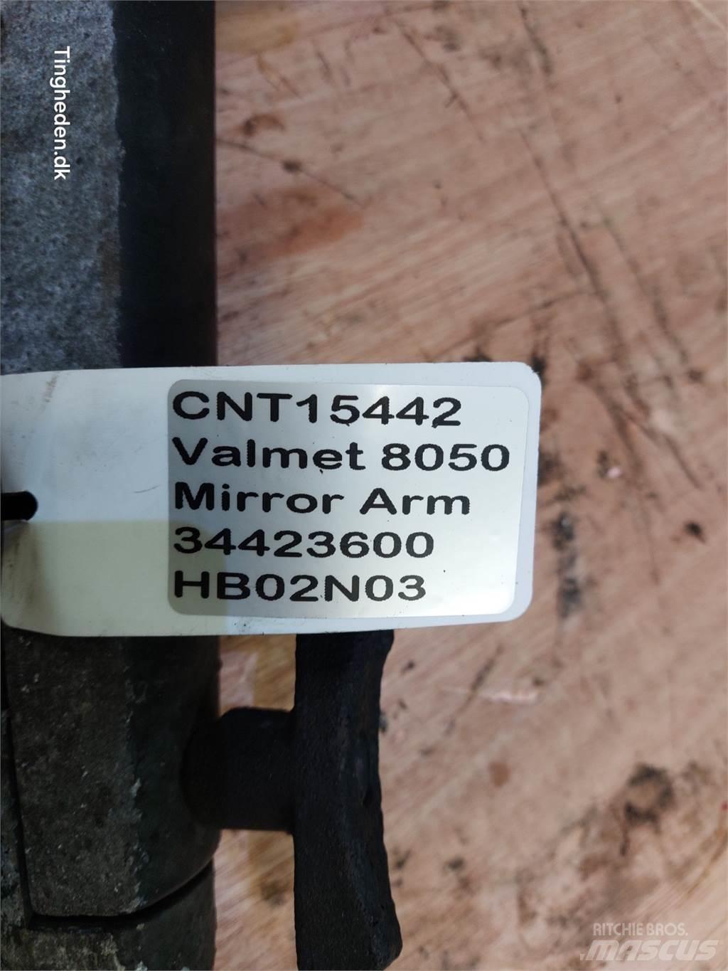 Valmet 8050 Vezetőfülke és belső tartozékok