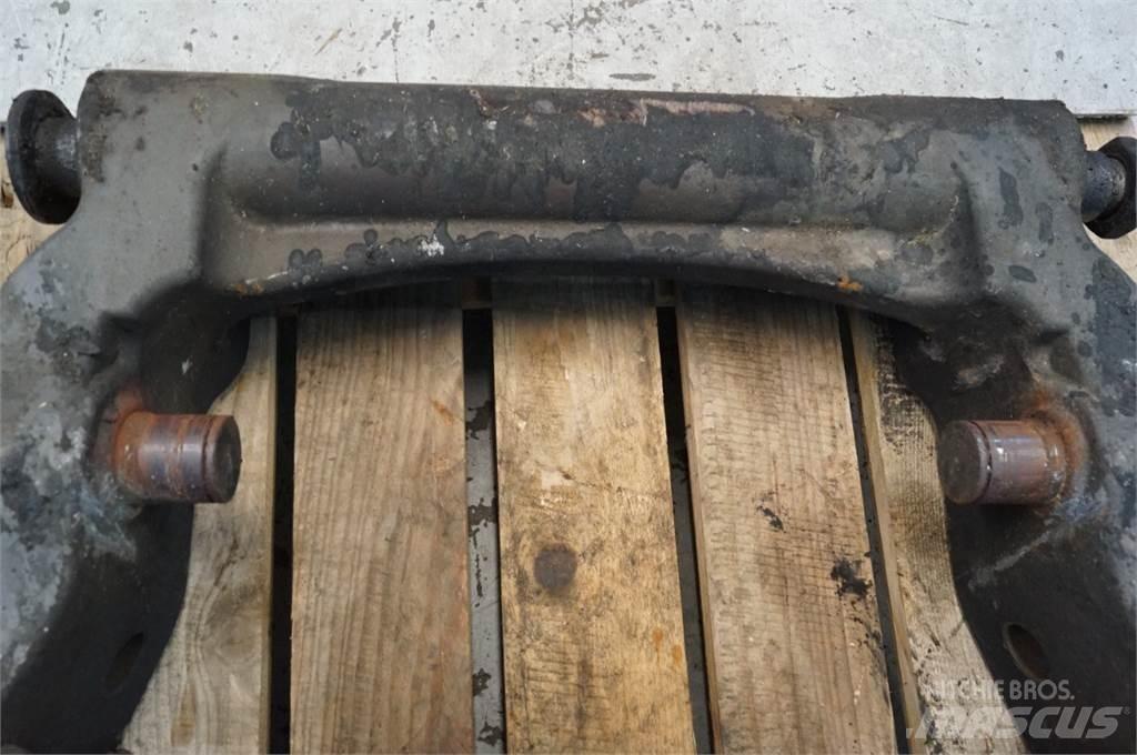 Valtra T213 Homlokrakodó tartozékok