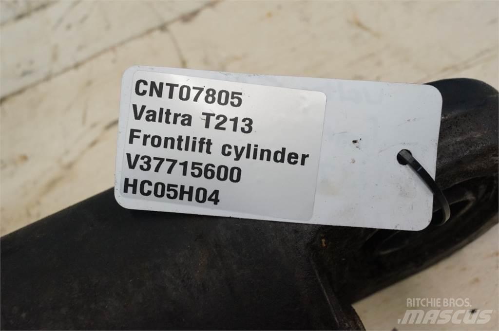Valtra T213 Homlokrakodó tartozékok