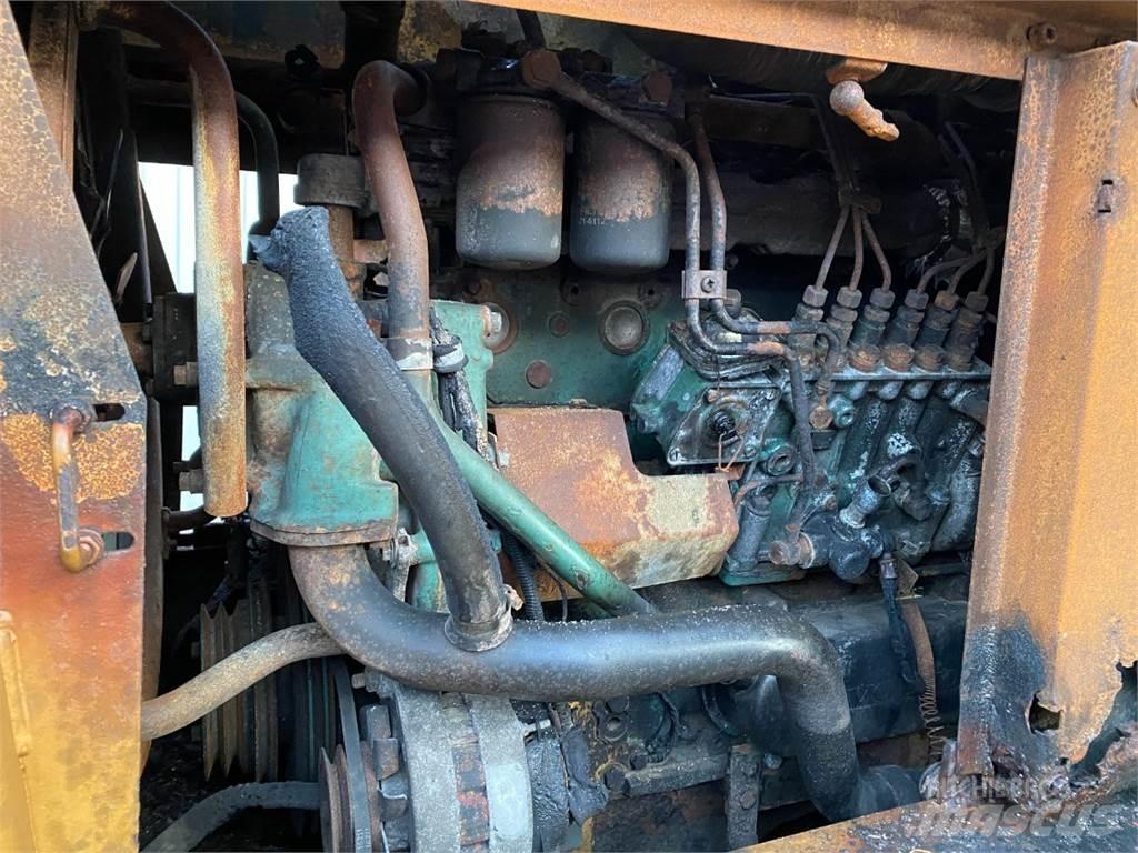 Volvo L120 Gumikerekes homlokrakodók