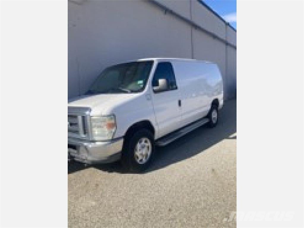 Ford E250 Transporterek