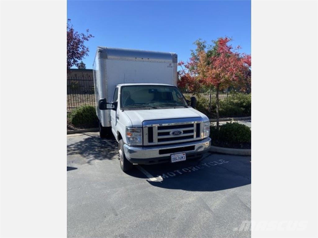 Ford E350 Dobozos teherautók