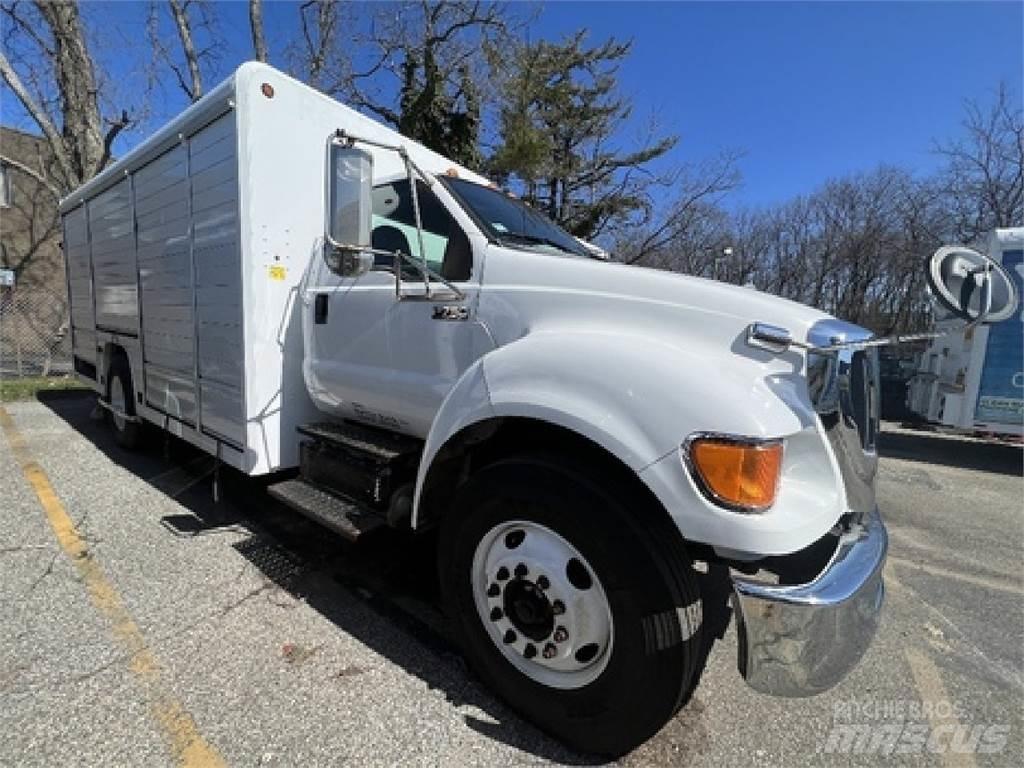 Ford F750 Dobozos teherautók