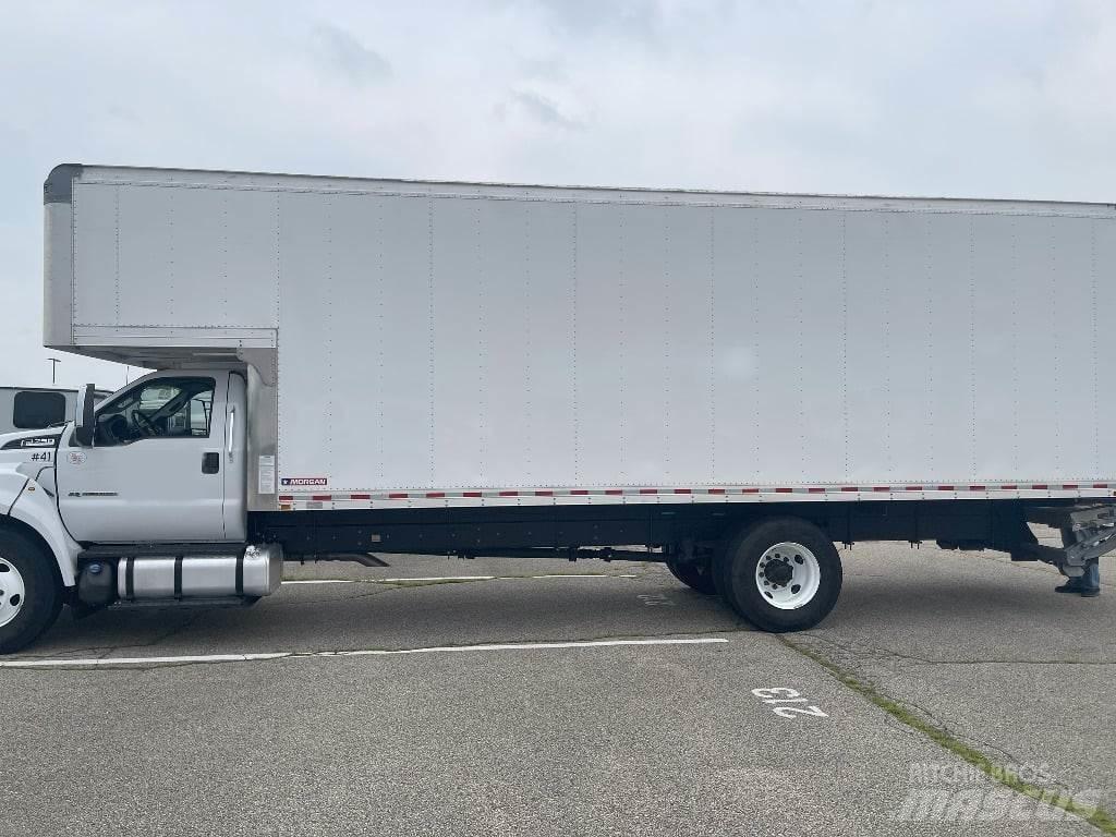 Ford F750 Dobozos teherautók