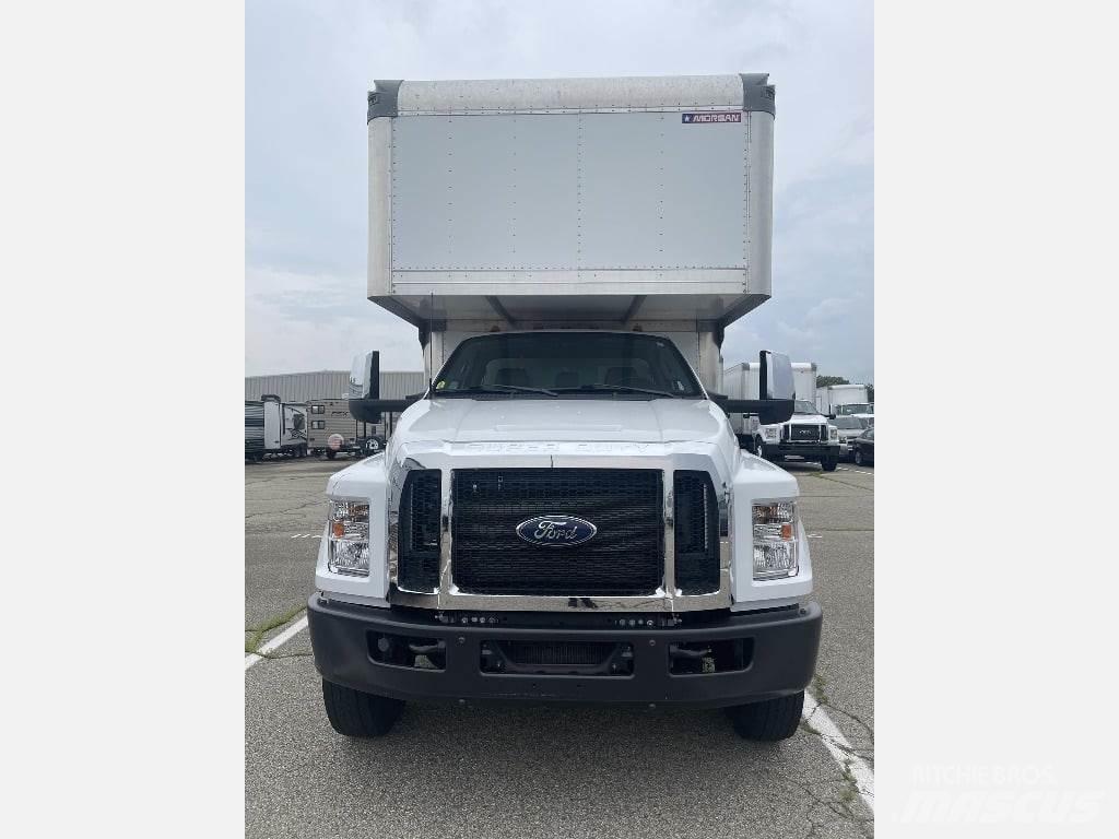 Ford F750 Dobozos teherautók
