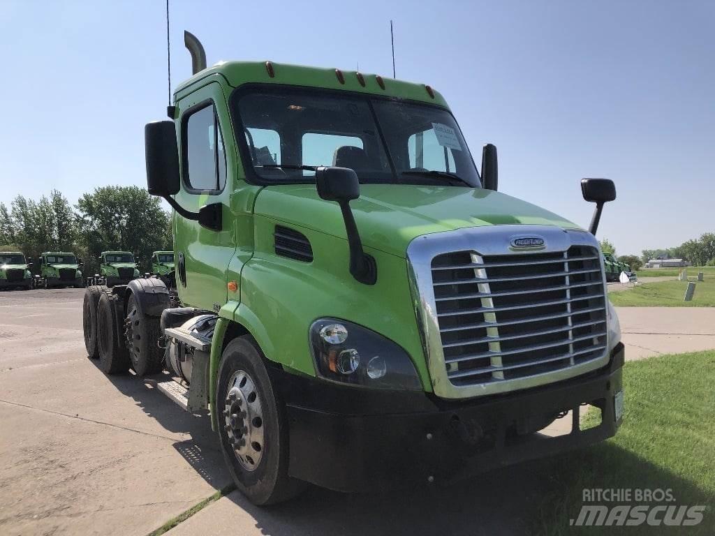Freightliner CA113 Nyergesvontatók