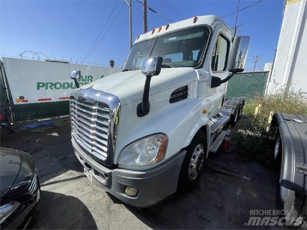 Freightliner CA113 Nyergesvontatók