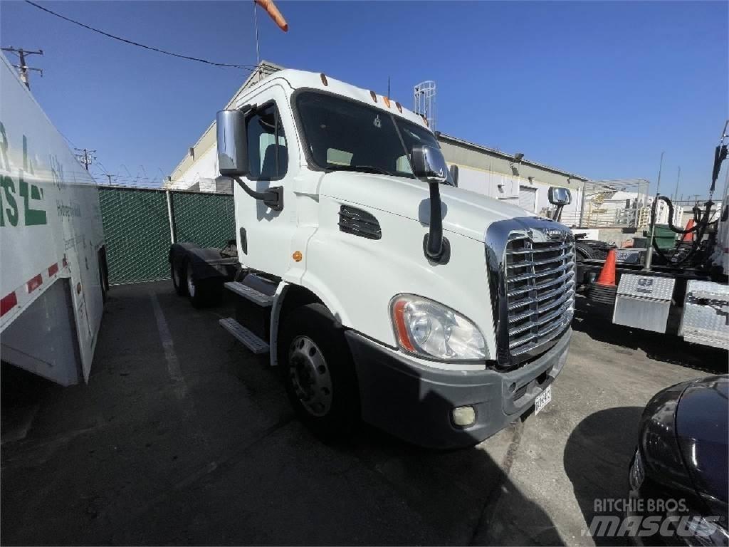 Freightliner CA113 Nyergesvontatók